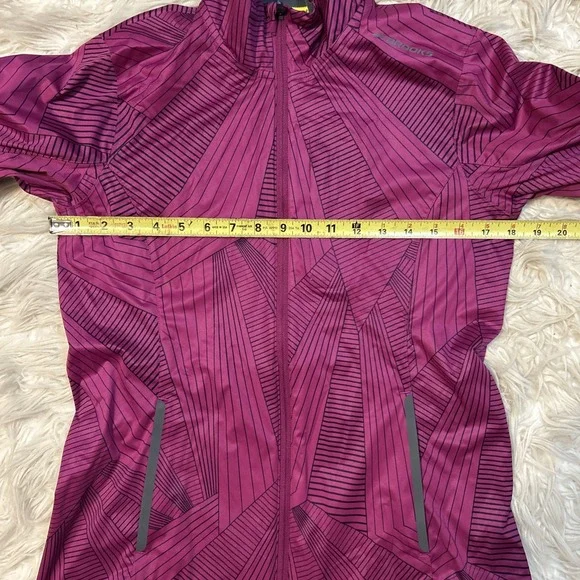 Brooks Run Happy Drift Shell Jacket Size Small Reflective Windbreaker‎ 220971 - Picture 10 of 12